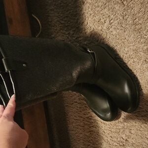 Auth Womens ugg boots size 7